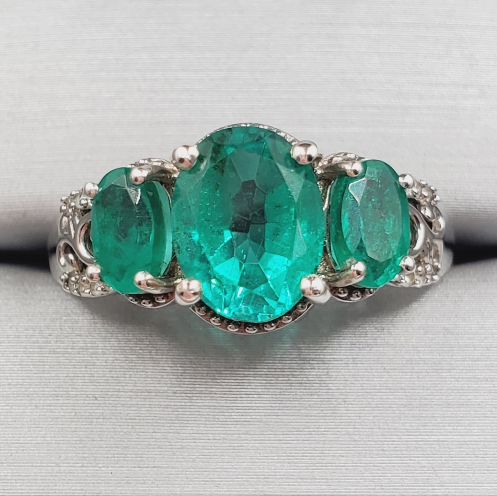 Emerald Green Quartz 3 Stone & White Zircon Platinum | 925 Sterling Silver Ring